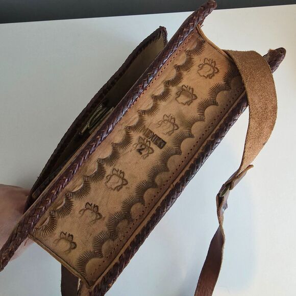 Vintage Leather Tooled Cross Body Bag. Western Style. OS - Picture 6 of 11